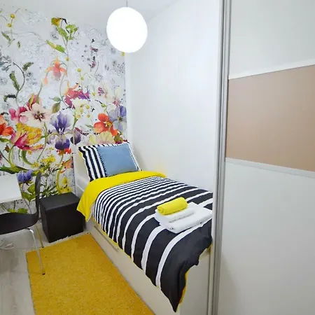 Golden Hour Apartment Jurdani