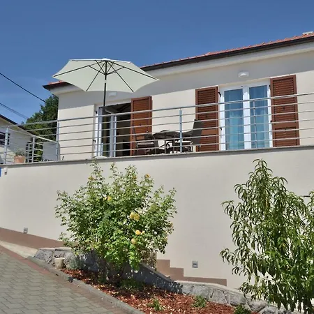 Golden Hour Apartment Jurdani